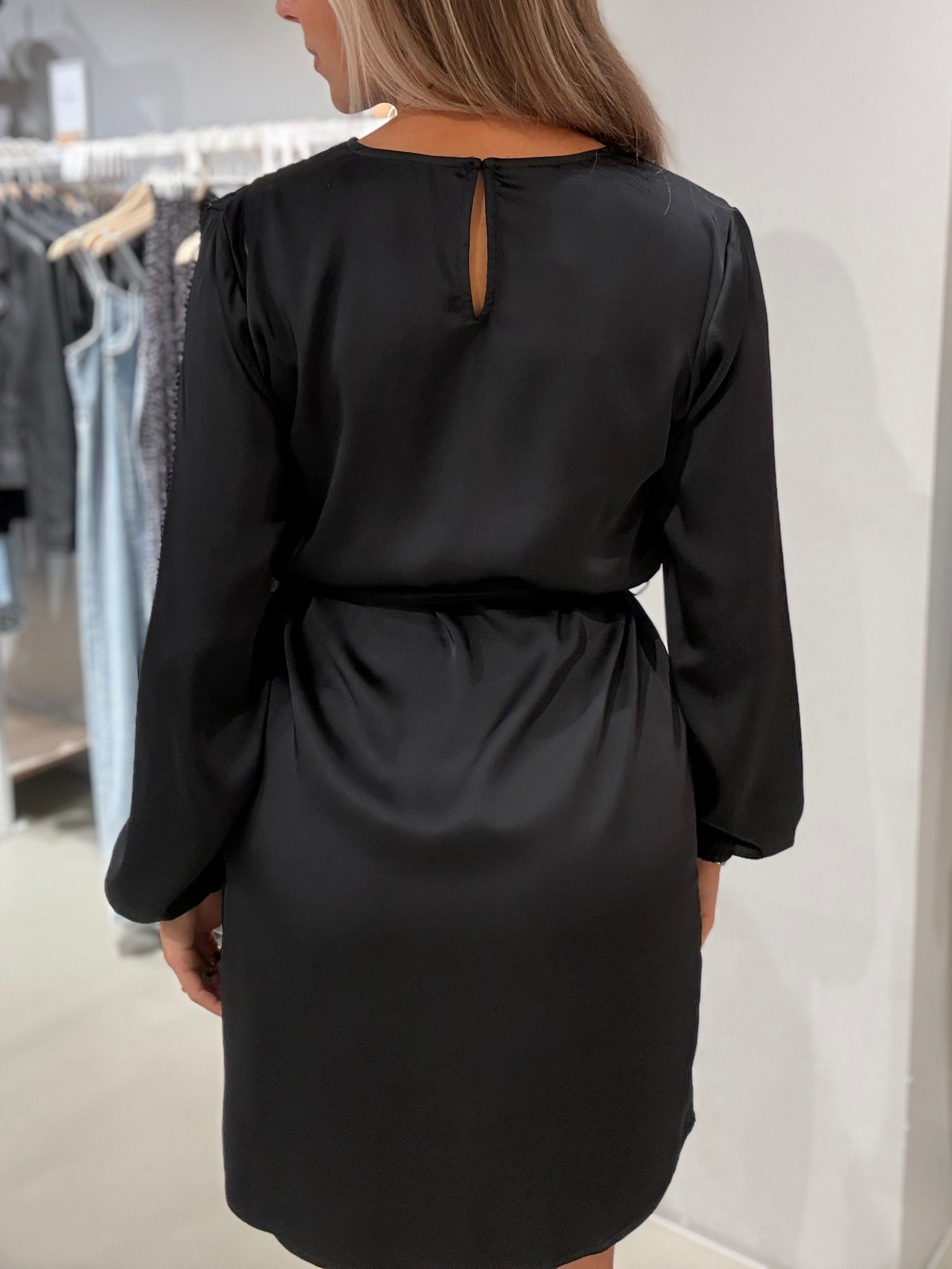 VIENNA Short Dress - Black Beauty